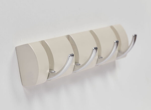 Coat Hideaway Round Hanger White 4 Hooks