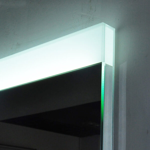 Grande LED Mirror Detail